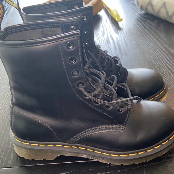 Size 8 Dr Martens 1460 Women’s Classic Lace Up Boots never worn. - Picture 4 of 4